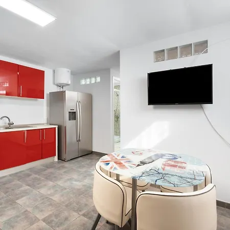 Fairways Heated Pool Апартаменты