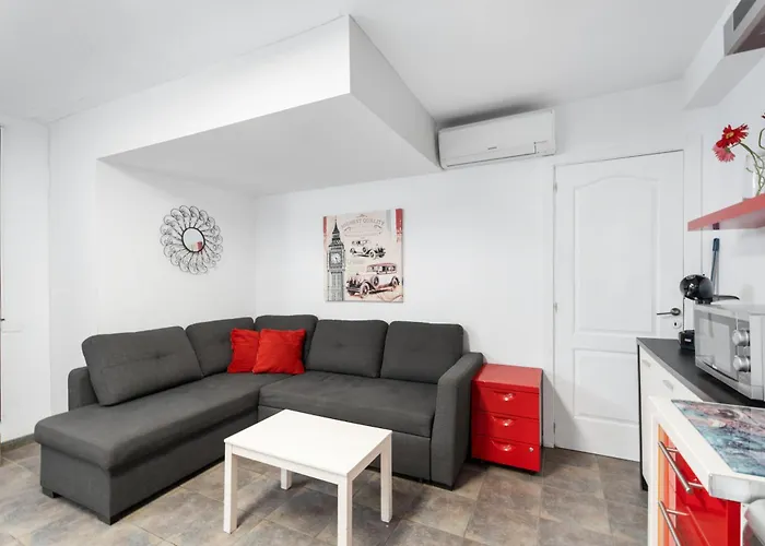 Fairways Heated Pool Apartment *