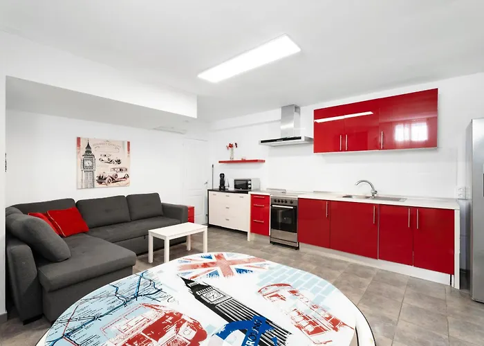 Fairways Heated Pool Apartment