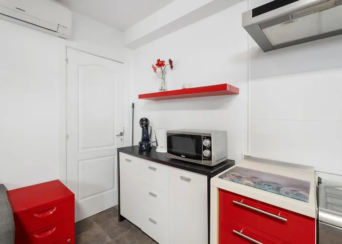 Fairways Heated Pool Apartment *